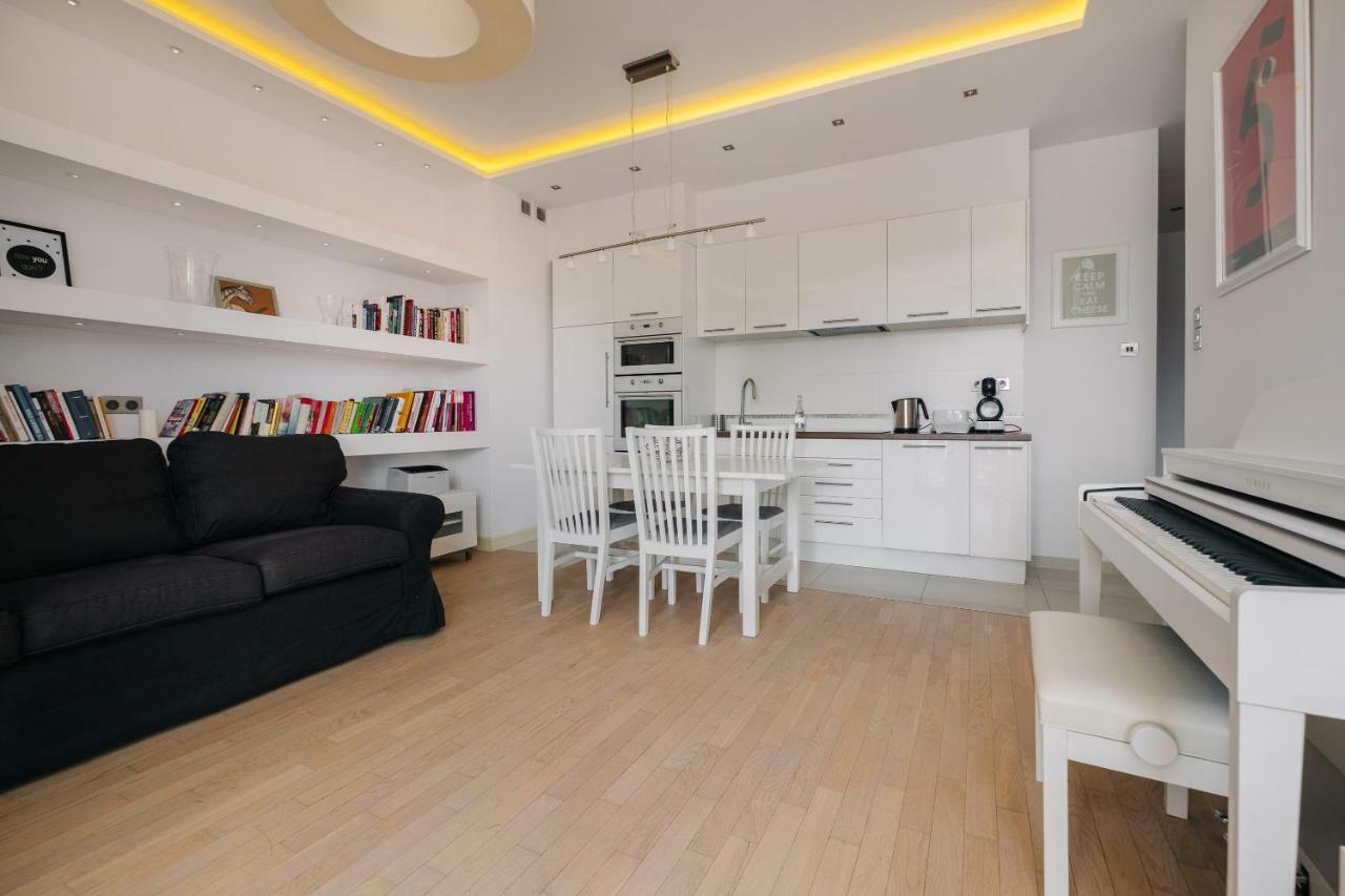 Modern Apartment Across The Ponds Warszawa Zewnętrze zdjęcie