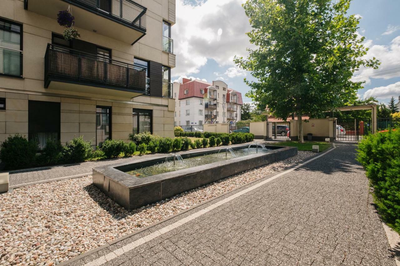 Modern Apartment Across The Ponds Warszawa Zewnętrze zdjęcie